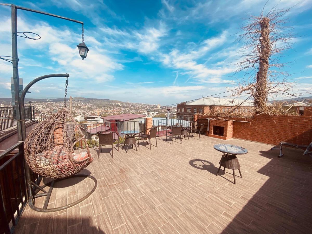 9 Borbalo Street Apartment With Terrace Tbilisi Bagian luar foto