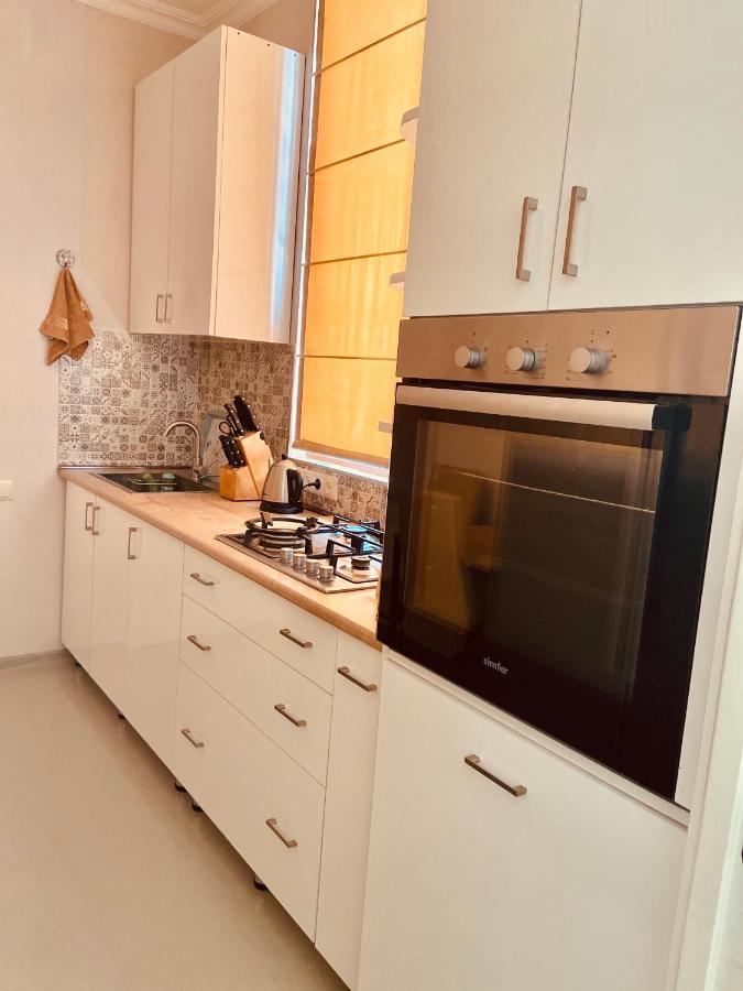 9 Borbalo Street Apartment With Terrace Tbilisi Bagian luar foto