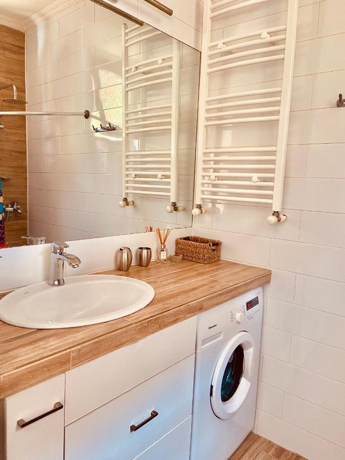 9 Borbalo Street Apartment With Terrace Tbilisi Bagian luar foto