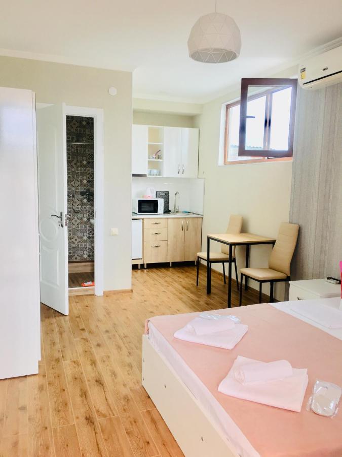 9 Borbalo Street Apartment With Terrace Tbilisi Bagian luar foto